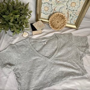 🟢 2/$7 Basic v neck tee shirt top